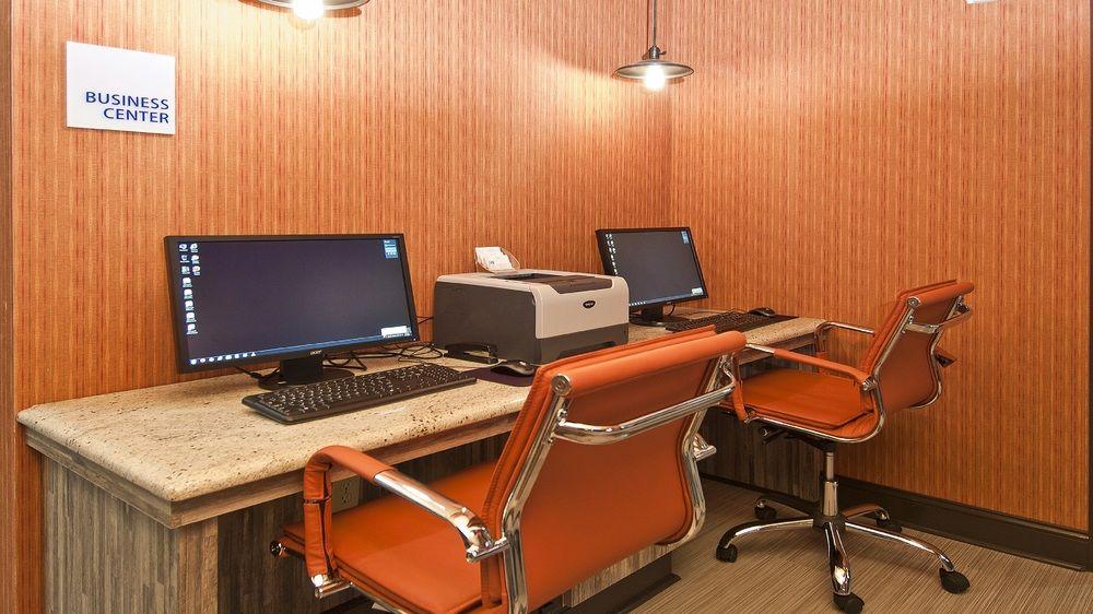 Holiday Inn Express Hotel & Suites Olive Branch By Ihg Buitenkant foto