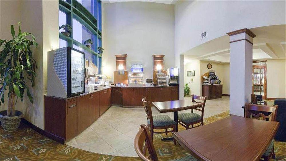 Holiday Inn Express Hotel & Suites Olive Branch By Ihg Buitenkant foto