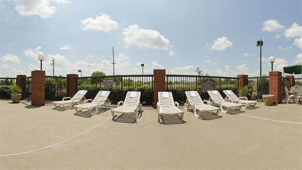 Holiday Inn Express Hotel & Suites Olive Branch By Ihg Buitenkant foto